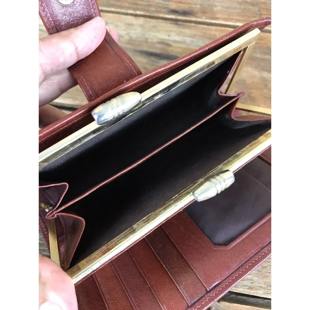 Vtg MCM Unique Brown Leather Wallet Clutch Peridot No. 007 Kiss Lock